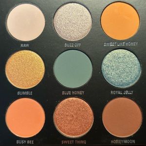 Kylie The Blue Honey Eyeshadow Palette